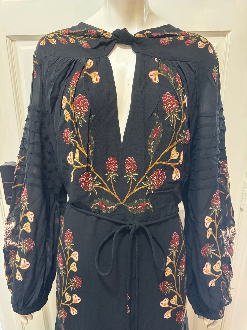 FARM Rio Berry Garden Black Maxi Floral Embroidery Long Sleeves Dress Sz XLarge - Picture 4 of 16